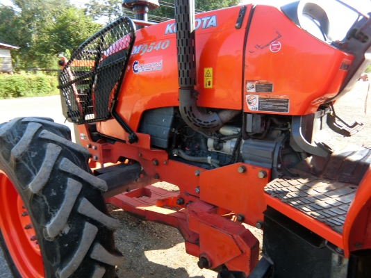 ❥ขายคะ รถไถมือ✌ M9540 สภาพเดิมๆใช้งานได้ปกติ ทำงาน 2518 ชม. พร้อมอุปกรณ์2ชิ้น ใบดันหน้า+ผาน7 680000 บาท ต่อรองได้คะ &raquo;&raquo;สนใจ✆0906910337 ⛳พิกัด ร้านส.เจริญแทรกเตอร์ อ.บางระกำ จ.พิษณุโลก