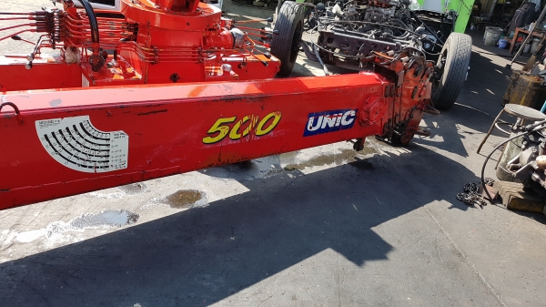 ขายเครนรถบรรทุก 6ล้อใหญ่/10 ล้อ UNIC 5 ตัน 6 ปอก สนใจติดต่อ 085-222-5959