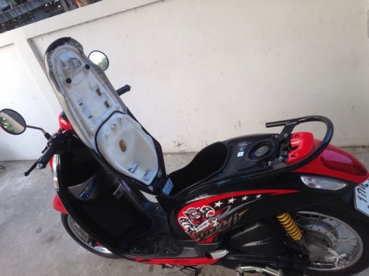 Honda Scoopy i 110cc หัวฉีด สีดำ แดง วิ่งน้อย สวย สภาพใหม่ Honda Scoopy i 110cc หัวฉีด สีดำ แดง วิ่งน้อย สวย สภาพใหม่