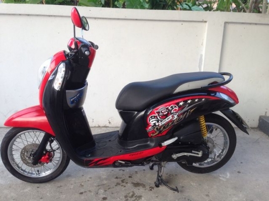 Honda Scoopy i 110cc หัวฉีด สีดำ แดง วิ่งน้อย สวย สภาพใหม่ Honda Scoopy i 110cc หัวฉีด สีดำ แดง วิ่งน้อย สวย สภาพใหม่