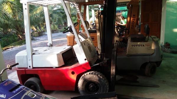 โฟลลิฟ เบนซิล 1.5 ตัน นิสสัน ตรวจสอบเชคสภาพแล้ว พร้อมใช้