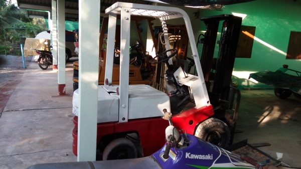 โฟลลิฟ เบนซิล 1.5 ตัน นิสสัน ตรวจสอบเชคสภาพแล้ว พร้อมใช้