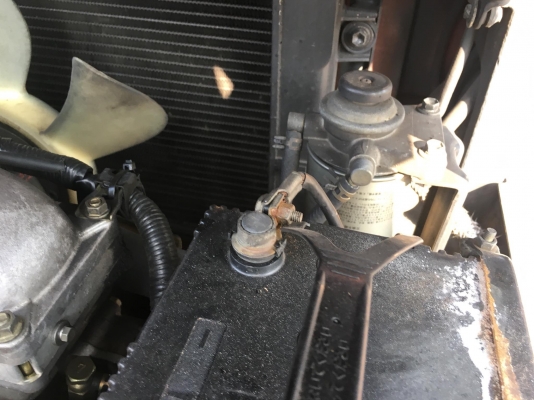 ขายรถโฟล์คลิฟท์มือสองนำเข้าจากประเทศญี่ปุ่นสำหรับตักยางพาราตักทะลายปาล์ม