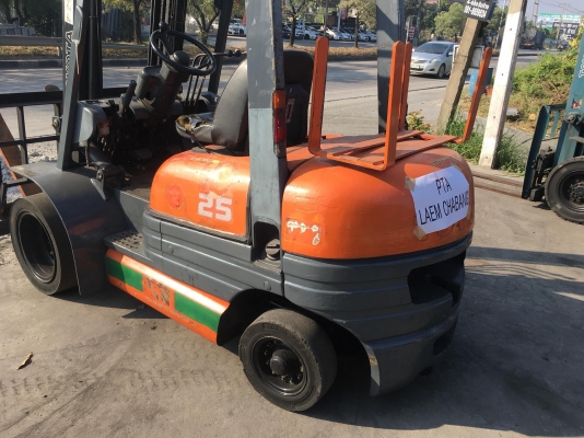ขายรถโฟล์คลิฟท์มือสองนำเข้าจากประเทศญี่ปุ่นสำหรับตักยางพาราตักทะลายปาล์ม