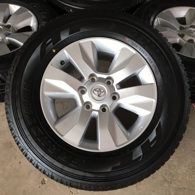 แม็กป้ายแดง Toyota Revo ขอบ17 พร้อมยางป้ายแดง Dunlop 265-65-17 ปลายปี 17 ใหม่ๆยกห้าง