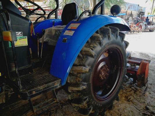 แชมป์YTO604 4 WD ขนาด 60 แรง 4 สูบ ทำงาน 1013 ชั่วโมง ใบมีดดันหน้า โรตารี่