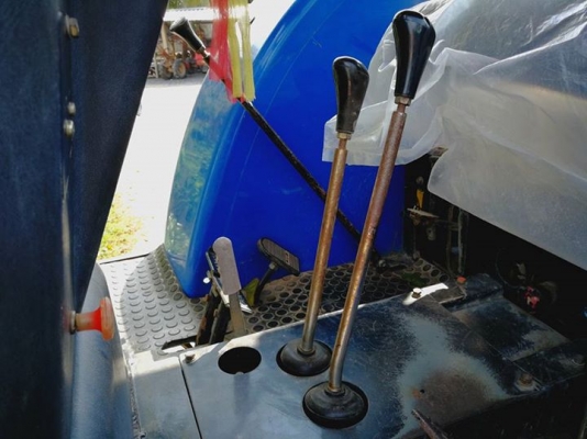 แชมป์YTO604 4 WD ขนาด 60 แรง 4 สูบ ทำงาน 1013 ชั่วโมง ใบมีดดันหน้า โรตารี่