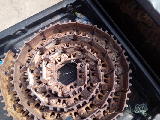 ขายโซ่พร้อมแผ่นรถแทรกเตอร์  CAT-D-4 โซ่แท้ สภาพสวยตามรูป ขายไม่แพงครับ