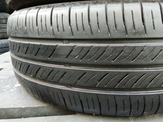 ขายยาง205/55R16 DUNLOP ปลายปี15 ดอกยางหนาเต็มสดสวยๆ จำนวน 1 ชุด