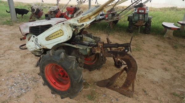 ขาย YANMAR YT550 ดีเชล 5.5 แรง สีเดิม รุ่น 8 เกียร์หน้า 2 เกียร์หลัง เก่านอกพร้อมใช้งาน