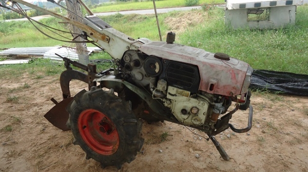 ขาย YANMAR YT550 ดีเชล 5.5 แรง สีเดิม รุ่น 8 เกียร์หน้า 2 เกียร์หลัง เก่านอกพร้อมใช้งาน