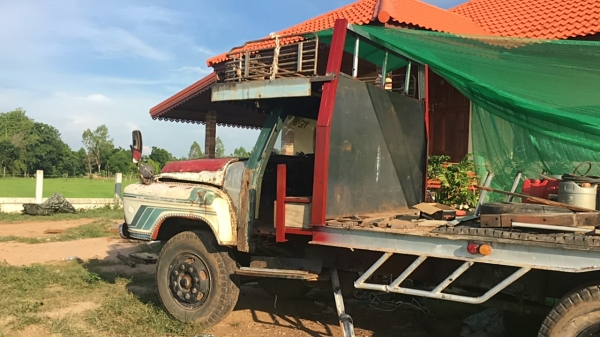 ขาย 10 ล้อ หัวยาวห้ายลาดขึ้นลงรถเกี่ยว ขาย 10 ล้อ หัวยาวห้ายลาดขึ้นลงรถเกี่ยว