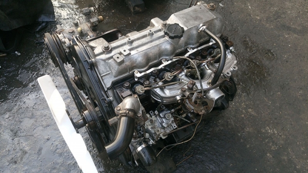 ขายเครื่องยนต์โตโยต้า 2L มีเลข 19550 บาท