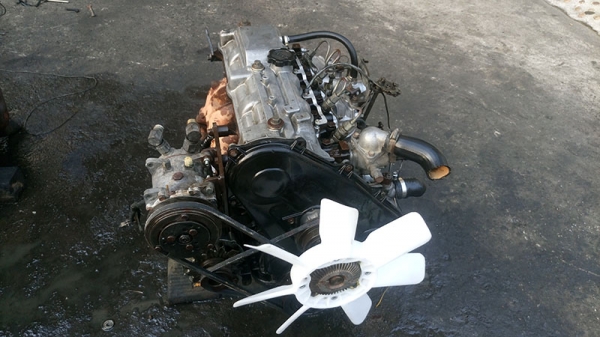 ขายเครื่องยนต์โตโยต้า 2L มีเลข 19550 บาท