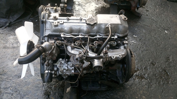 ขายเครื่องยนต์โตโยต้า 2L มีเลข 19550 บาท