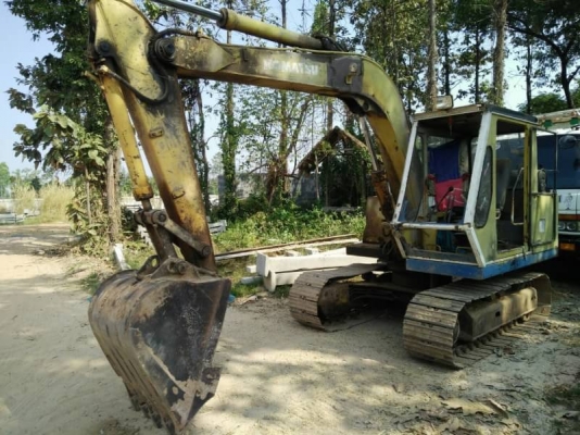 ขาย 185,000 KOMATSU pc 60-2 เครื่องดี ปั้มแรง เอวแน่น ช่วงล่างดี รถพร้อมใช้ รถอยู่ ร้อยเอ็ด 090-772-3710 090-772-3708
