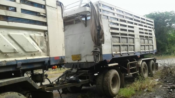 ขาย 1,950,000 แม่ลูกไม่ดั้ม ISUZU 360 ปี 53 แม่สิบล้อ ลูก 3 คาน หัวบาง ยางดี คัชซีสวย เอกสารพร้อมโอน รถอยู่ ขอนแก่น 090-772-3710 090-772-3708