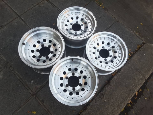 Max หยดนำ้ 6รู139 ขอบ 15 สภาพสวยๆ เงาวิ้งๆ มี 2คุ่ 4วง