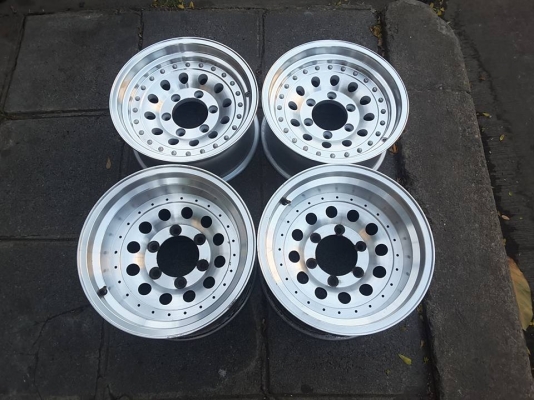 Max หยดนำ้ 6รู139 ขอบ 15 สภาพสวยๆ เงาวิ้งๆ มี 2คุ่ 4วง