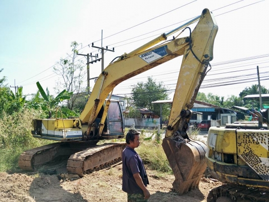 แบ็คโฮ 220 เจ้าของขายเอง ดูรถได้ที่อ.บัวใหญ่-สีดา นครราชสีมา โทร/ไลน์ 0856390132