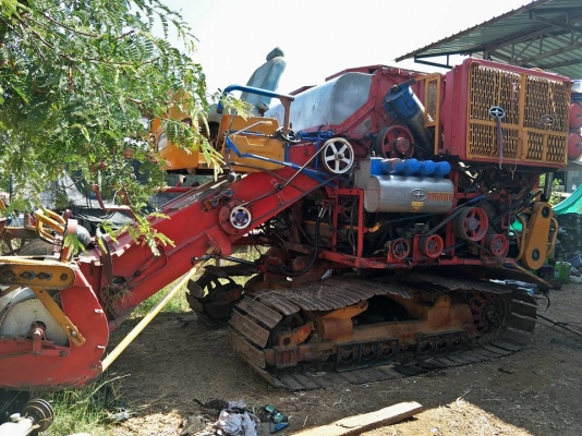 รถเกี่ยวข้าวศักพัฒนา รถใหญ่สเปคตามภาพ ดูรถได้ที่อ.บัวใหญ่/สีดา โคราช ขายเพราะมีสองคัน/เจ้าของขายเอง โทร/ไลน์ 0856390132