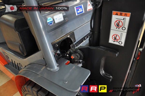 ขายรถโฟล์คลิฟท์มือสอง TOYOTA รุ่น 8FD25-30126 นำเข้าจากประเทศญี่ปุ่น 100\% ไม่เคยใช้งานในไทย