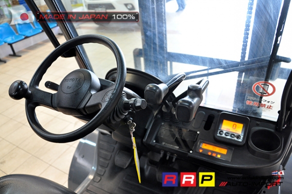 ขายรถโฟล์คลิฟท์มือสอง TOYOTA รุ่น 8FD25-30126 นำเข้าจากประเทศญี่ปุ่น 100\% ไม่เคยใช้งานในไทย