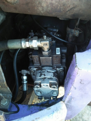 ขายรถขุด รถบ้าน ยี่ห้อ KOMATSU รุ่น PC30UU-3 คอนโทรนน้ำมัน/ออฟเซ็ทบูม / ปั้มนิ้ว /เครื่องยนต์ 3TN84E