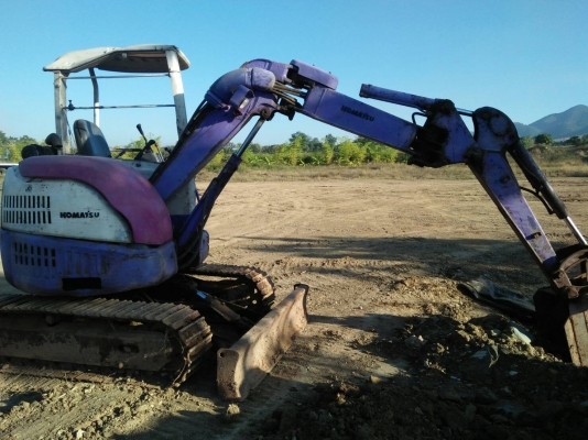 ขายรถขุด รถบ้าน ยี่ห้อ KOMATSU รุ่น PC30UU-3 คอนโทรนน้ำมัน/ออฟเซ็ทบูม / ปั้มนิ้ว /เครื่องยนต์ 3TN84E