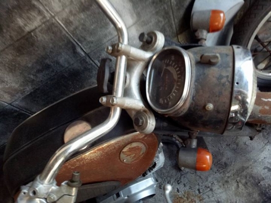 ขายซาก Honda Cb77 เครื่อง C72 ขายซาก Honda Cb77 เครื่อง C72