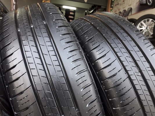 ขายล้อแม็กป้ายแดง yaris 15" พร้อมยางปี17 สนใจติดต่อร้าน ก.เจริญการยางครับ 081-3747940