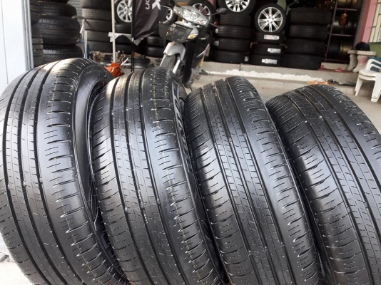 ขายล้อแม็กป้ายแดง yaris 15" พร้อมยางปี17 สนใจติดต่อร้าน ก.เจริญการยางครับ 081-3747940