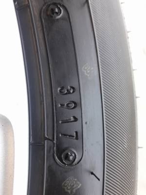 ขายล้อแม็กป้ายแดง yaris 15" พร้อมยางปี17 สนใจติดต่อร้าน ก.เจริญการยางครับ 081-3747940