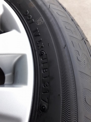 ขายล้อแม็กป้ายแดง ciaz 15" พร้อมยางปี17 สนใจติดต่อร้าน ก.เจริญการยางครับ 081-3747940