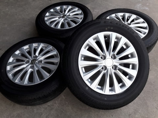 ขายล้อแม็กป้ายแดง ciaz 15" พร้อมยางปี17 สนใจติดต่อร้าน ก.เจริญการยางครับ 081-3747940