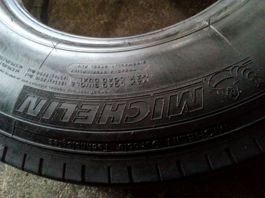 ยางบรรทุก 7.00R16 MICHELIN Agilis มี 1 เส้น โทร.081-427-3941 ไอดีไลน์ 0814273941