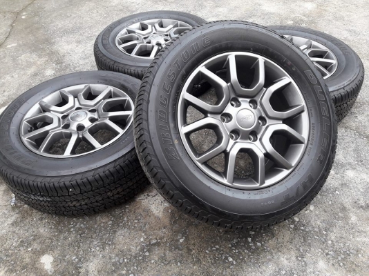 ขายล้อแม็กป้ายแดง ranger fx4 18" พร้อมยางปี17 สนใจติดต่อร้าน ก.เจริญการยางครับ 081-3747940