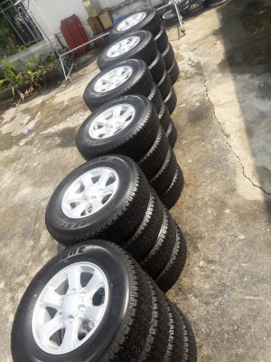 ขายล้อแม็กป้ายแดง dmax 16" พร้อมยางปี17 สนใจติดต่อร้าน ก.เจริญการยางครับ 081-3747940