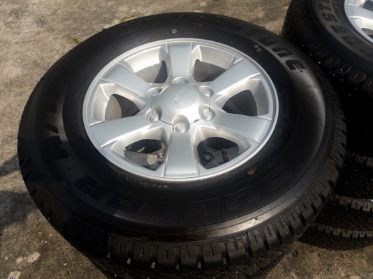 ขายล้อแม็กป้ายแดง dmax 16" พร้อมยางปี17 สนใจติดต่อร้าน ก.เจริญการยางครับ 081-3747940