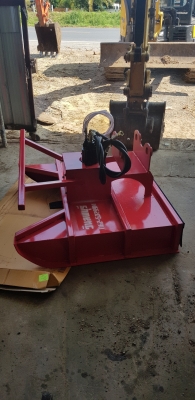 เครื่องตัดหญ้าแต่งกิ่งไม้ติดแมคโค