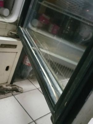 ขายตู้แช่ 1 ประตูสภาพใช่งานอยู่ ไม่ได้ทำความสะอาด ขายถูก 2,500 บาท ขายตู้แช่ 1 ประตูสภาพใช่งานอยู่ ไม่ได้ทำความสะอาด ขายถูก 2,500 บาท