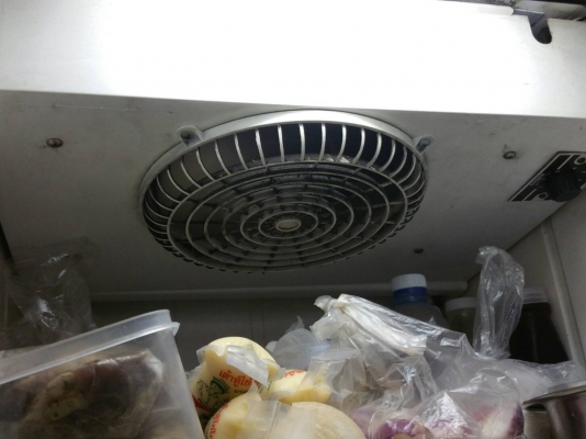 ขายตู้แช่ 1 ประตูสภาพใช่งานอยู่ ไม่ได้ทำความสะอาด ขายถูก 2,500 บาท ขายตู้แช่ 1 ประตูสภาพใช่งานอยู่ ไม่ได้ทำความสะอาด ขายถูก 2,500 บาท