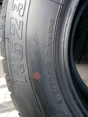 ปี17 ยางใหม่ ป้ายแดง 215/70R15  BRIDGESTONE R623 ปี17 ชุด 4 เส้น   โทร.081-427-3941  ไอดีไลน์ 0814273941