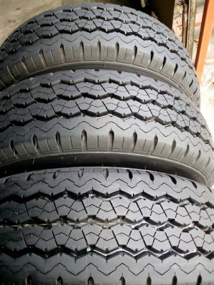 ปี17 ยางใหม่ ป้ายแดง 215/70R15  BRIDGESTONE R623 ปี17 ชุด 4 เส้น   โทร.081-427-3941  ไอดีไลน์ 0814273941