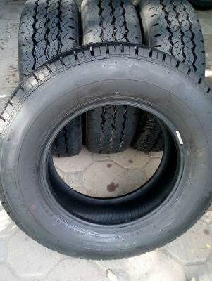 ปี17 ยางใหม่ ป้ายแดง 215/70R15  BRIDGESTONE R623 ปี17 ชุด 4 เส้น   โทร.081-427-3941  ไอดีไลน์ 0814273941