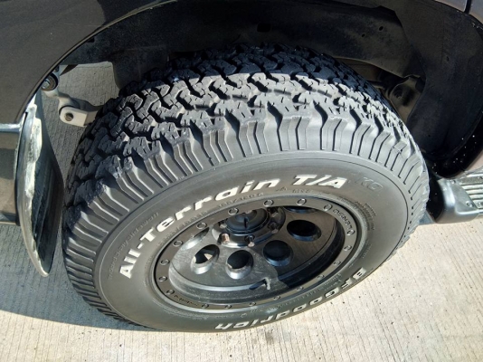 ฝากขายแมคเลนโซ่M1 กว้าง 9 นิ้ว พร้อมยางBF All 265 75 16 ปี 13 ยกชุด 18500 บาท ฝากขายแมคเลนโซ่M1 กว้าง 9 นิ้ว พร้อมยางBF All 265 75 16 ปี 13 ยกชุด 18500 บาท