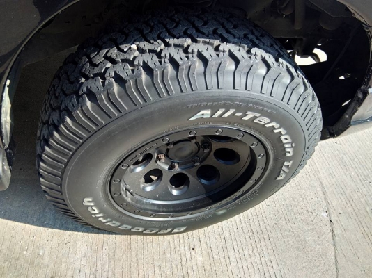 ฝากขายแมคเลนโซ่M1 กว้าง 9 นิ้ว พร้อมยางBF All 265 75 16 ปี 13 ยกชุด 18500 บาท ฝากขายแมคเลนโซ่M1 กว้าง 9 นิ้ว พร้อมยางBF All 265 75 16 ปี 13 ยกชุด 18500 บาท