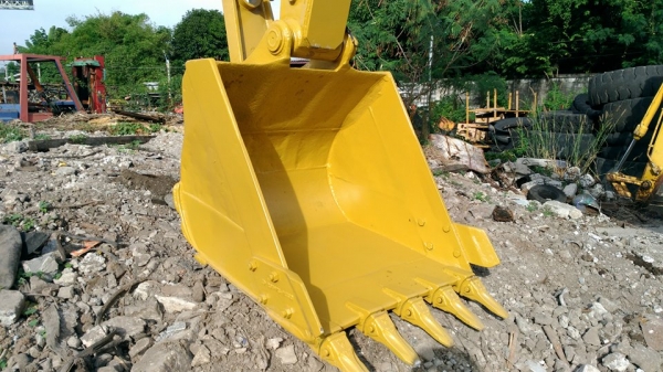 KOMATSU รุ่น PC 200 LC - 6