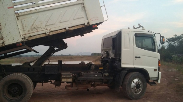 ขายค่ะ...HINO 251 รถปี 2556 ป้ายแดงมือเดียว เดิมทุกจุดเปลี่ยนแค่ยางกับแบต เจ้าของขับเองไม่เคยจ้าง รถ