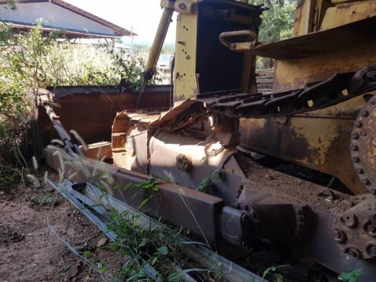 ขาย 390,000 บาท CATTERPILAR D6H (ไม่มีเครื่อง-เกียร์).  โช่หนา แผ่นสวย เอกสารเล่มทะเบียน  รถอยู่ จ.ปราจีนบุรี โทร&amp;ไอดีไลน์ 0610710295